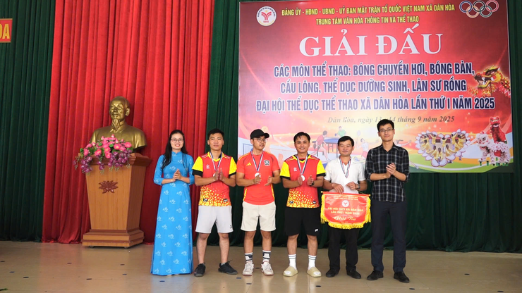khai mạc giải thi đấu các môn thể thao trong chương trình Đại hội Thể dục Thể thao xã Dân Hòa lần thứ I năm 2025- Ảnh 17.