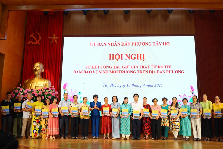 Tây Hồ sơ kết công tác giữ gìn trật tự đô thị đảm bảo vệ sinh môi trường: Khẳng định quyết tâm xây dựng phường “Sáng – Xanh – Sạch – Đẹp”- Ảnh 9.