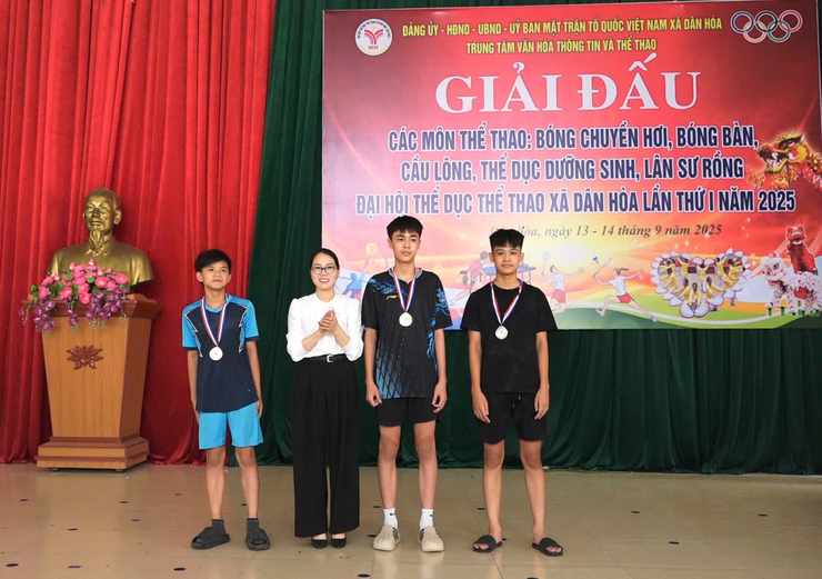 khai mạc giải thi đấu các môn thể thao trong chương trình Đại hội Thể dục Thể thao xã Dân Hòa lần thứ I năm 2025- Ảnh 18.