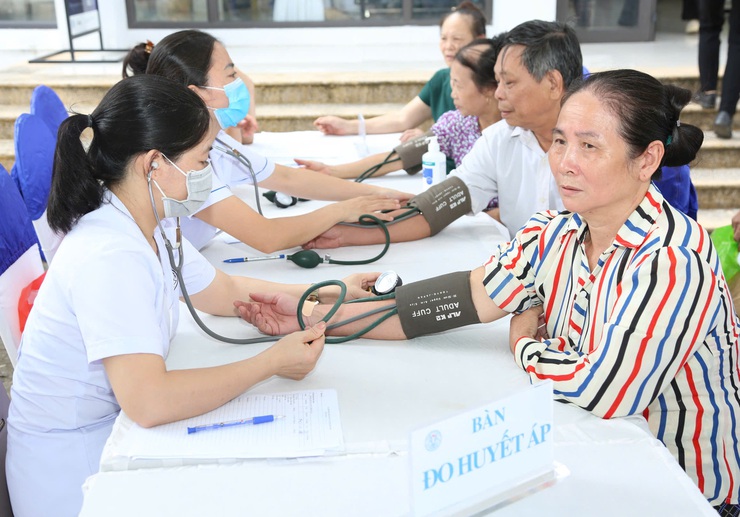 Khám, quản lý sức khỏe cho nhân dân trên địa bàn xã Tiến Thắng- Ảnh 2.