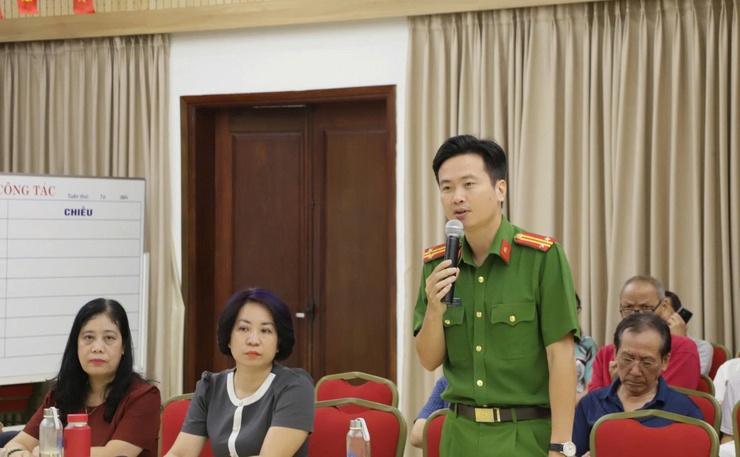 HĐND phường Cửa Nam tiếp xúc cử tri chuyên đề về công tác đảm bảo trật tự đô thị, vệ sinh môi trường- Ảnh 6.
