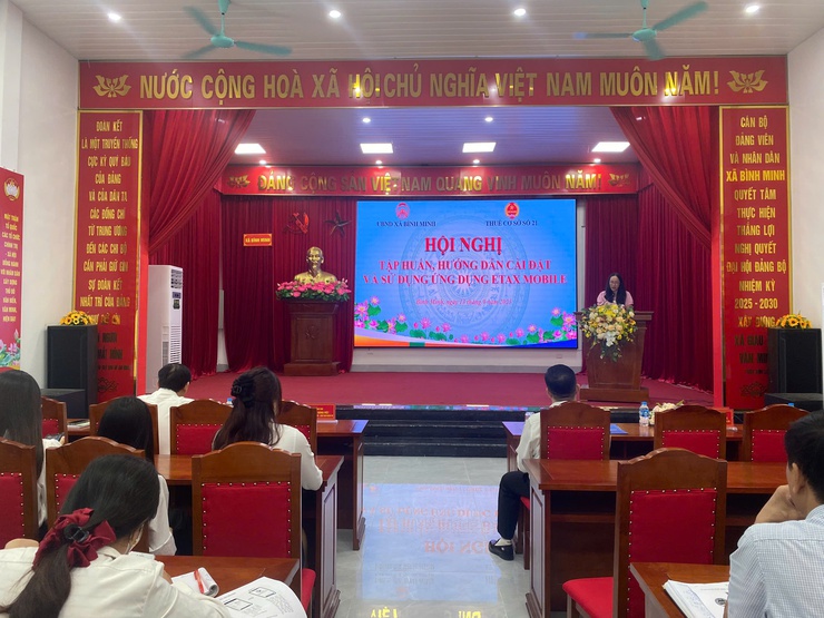 Ủy ban nhân dân xã Bình Minh tổ chức Hội nghị tập huấn, hướng dẫn cài đặt và sử dụng ứng dụng phần mềm eTax Mobile - Ảnh 3.