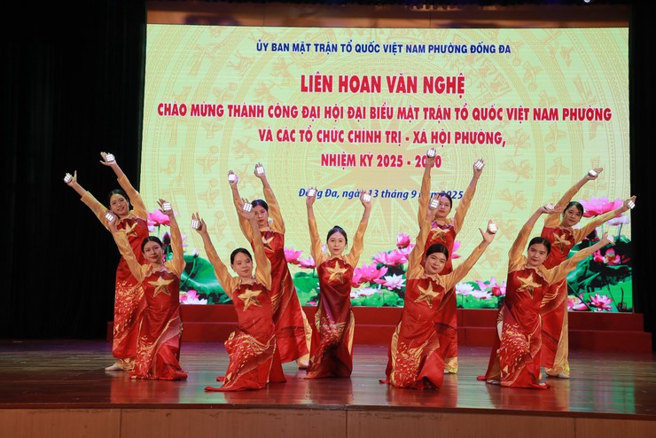 Liên hoan văn nghệ chào mừng thành công Đại hội Đại biểu MTTQ và các tổ chức chính trị phường Đống Đa- Ảnh 7.