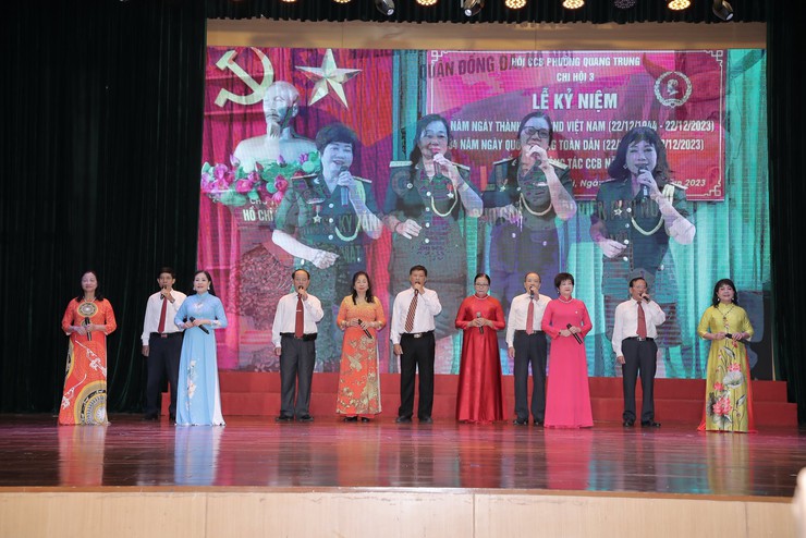 Liên hoan văn nghệ chào mừng thành công Đại hội Đại biểu MTTQ và các tổ chức chính trị phường Đống Đa- Ảnh 4.