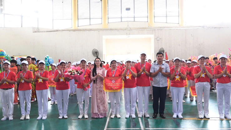 SÔI NỔI CÁC NỘI DUNG THI THỂ DỤC DƯỠNG SINH VÀ LÂN – SƯ – RỒNG TRONG CHƯƠNG TRÌNH ĐẠI HỘI THỂ DỤC THỂ THAO XÃ DÂN HÒA LẦN THỨ I NĂM 2025- Ảnh 12.