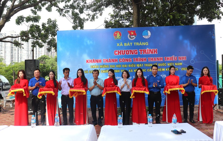 Đoàn thanh niên xã Bát Tràng: Khánh thành công trình thanh niên "Sân chơi thanh thiếu nhi"- Ảnh 1.