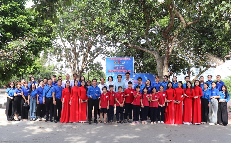 Đoàn thanh niên xã Bát Tràng: Khánh thành công trình thanh niên "Sân chơi thanh thiếu nhi"- Ảnh 2.