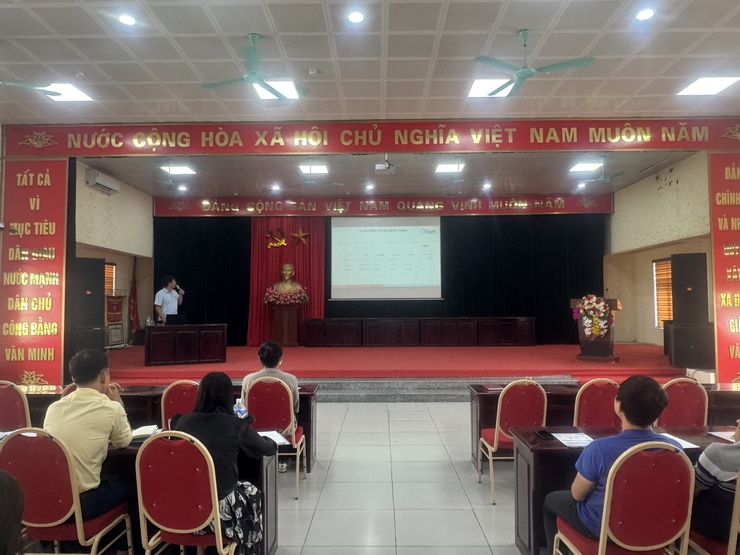 Đội Chữa cháy và CNCH Khu vực số 31 – CATP Hà Nội hướng dẫn khai báo, cập nhật thông tin cơ sở về phòng cháy, chữa cháy cho chủ cơ sở xã Đại Thanh- Ảnh 3.