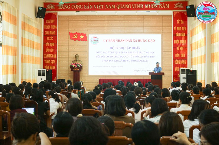 UBND Xã Hưng Đạo Tổ Chức Hội Nghị Tập Huấn Công Tác An Toàn Thực Phẩm Tại Bếp Ăn Tập Thể Trường Học Năm 2025- Ảnh 2.