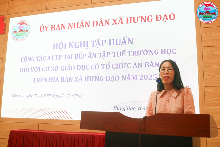 UBND Xã Hưng Đạo Tổ Chức Hội Nghị Tập Huấn Công Tác An Toàn Thực Phẩm Tại Bếp Ăn Tập Thể Trường Học Năm 2025- Ảnh 3.