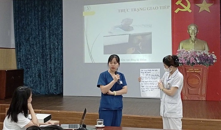 BVĐK Thường Tín: Tập huấn bộ công cụ AIDET nâng cao kỹ năng giao tiếp cho nhân viên y tế- Ảnh 1.
