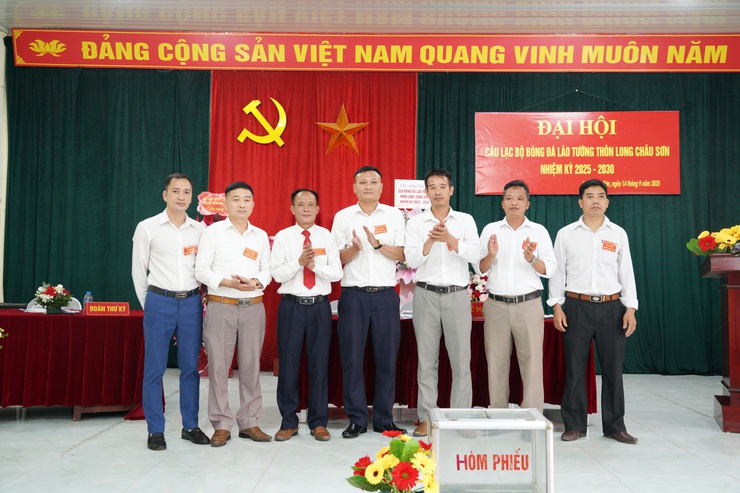 Câu lạc bộ bóng đá lão tướng thôn Long Châu Sơn Đại hội nhiệm kỳ 2025 – 2030- Ảnh 7.