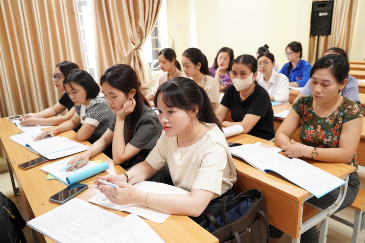Trung tâm Chính trị khu vực Chương Mỹ khai giảng lớp bồi dưỡng nhận thức về Đảng  đợt 3 năm 2025- Ảnh 6.