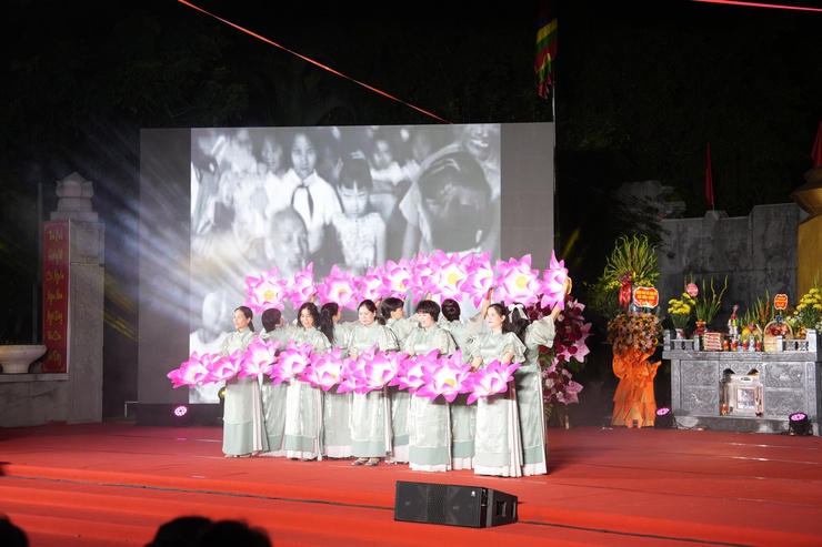 Chương trình giao lưu văn nghệ tưởng niệm 908 năm ngày Hoàng Thái hậu Ỷ Lan viên tịch- Ảnh 9.