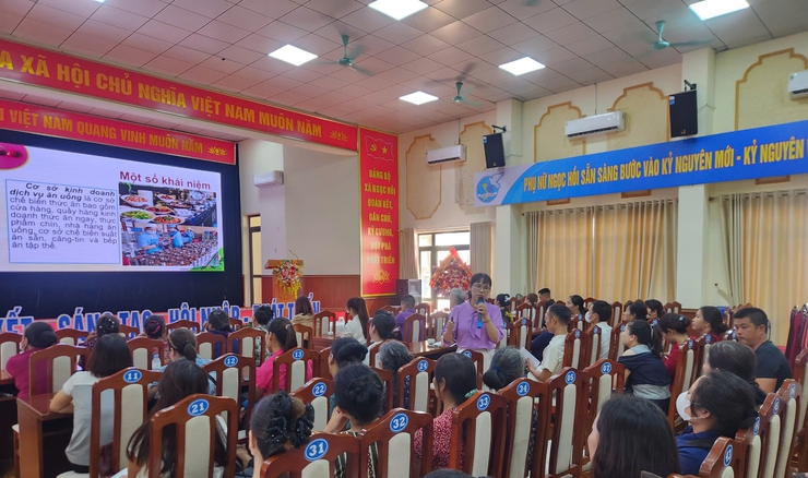 Trung thu an toàn 2025: Hội nghị tuyên truyền đảm bảo Vệ sinh an toàn thực phẩm cho các hộ sản xuất kinh doanh thực phẩm, dịch vụ ăn uống dịp tết Trung thu năm 2025
- Ảnh 4.