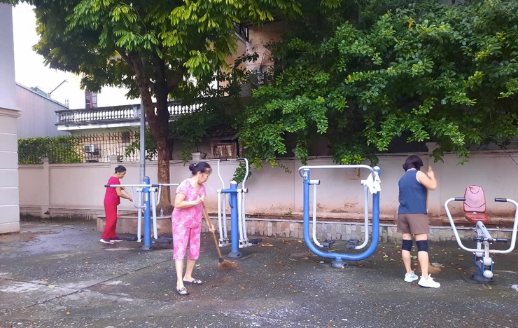 Các tổ dân phố trên địa bàn phường Long Biên tích cực tham gia Cuộc thi “Long Biên Sáng - Xanh - Sạch - Đẹp” năm 2025- Ảnh 5.