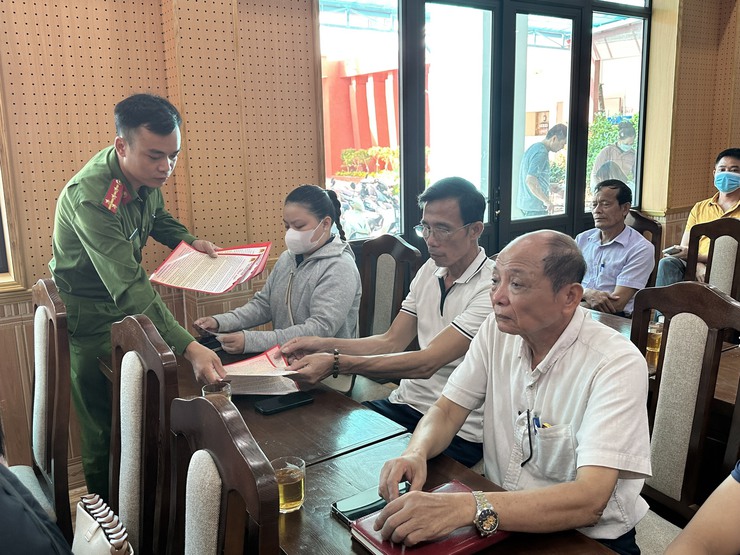 Xã Đại Thanh tổ chức hội nghị quán triệt, tuyên truyền, ký cam kết chấp hành các quy định của pháp luật về trật tự độ thị, trật tự công cộng, vệ sinh môi trường và an toàn thực phẩm trên địa bàn xã- Ảnh 4.