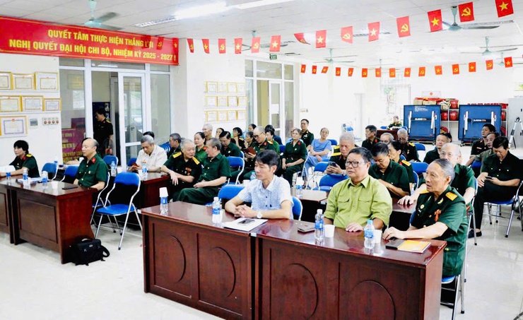 Chi hội Cựu Chiến binh số 8 Hội Cựu Chiến binh phường Từ Liêm tổ chức Hội nghị Tổng kết công tác Hội nhiệm kỳ 2022 – 2025.- Ảnh 2.