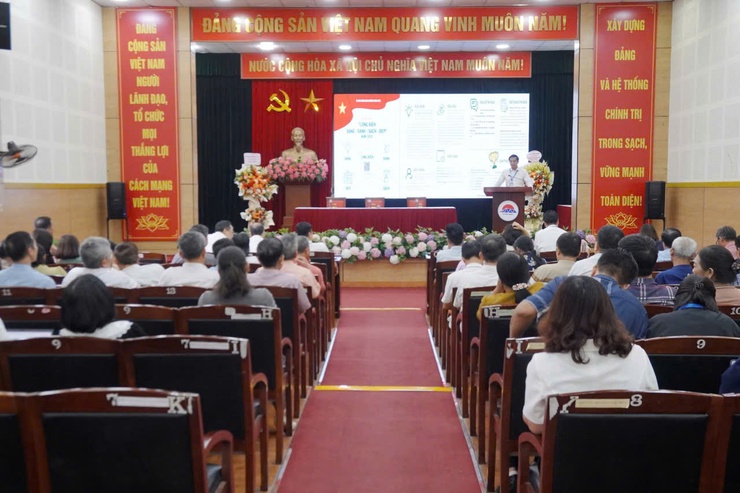 Các tổ dân phố trên địa bàn phường Long Biên tích cực tham gia Cuộc thi “Long Biên Sáng - Xanh - Sạch - Đẹp” năm 2025- Ảnh 1.