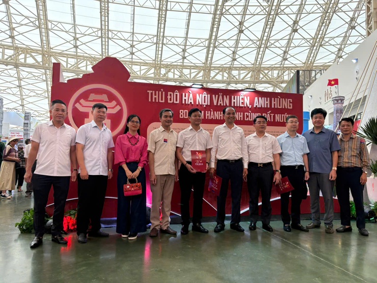 Lãnh đạo phường Tây Hồ tham gia sinh hoạt chuyên đề tại Triển lãm 80 năm thành tựu đất nước- Ảnh 3.