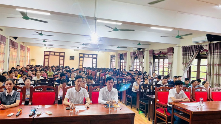 Khai giảng Lớp bồi dưỡng lý luận chính trị dành cho đảng viên mới năm 2025- Ảnh 3.