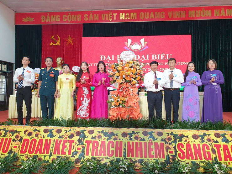 Ủy ban MTTQ Việt Nam phường Phú Lương tổ chức thành công Đại hội Đại biểu lần thứ I, nhiệm kỳ 2025 - 2030.- Ảnh 1.