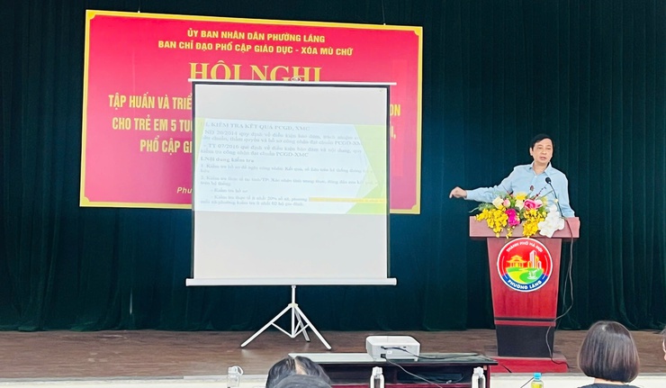 PHƯỜNG LÁNG TỔ CHỨC HỘI NGHỊ TẬP HUẤN VÀ TRIỂN KHAI CÔNG TÁC PHỔ CẬP GIÁO DỤC MẦM NON CHO TRẺ EM 5 TUỔI, PHỐ CẬP GIÁO DỤC TIỂU HỌC, PHỔ CẬP GIÁO DỤC TRUNG HỌC CƠ SỞ VÀ XÓA MÙ CHỮ NĂM 2025- Ảnh 3.