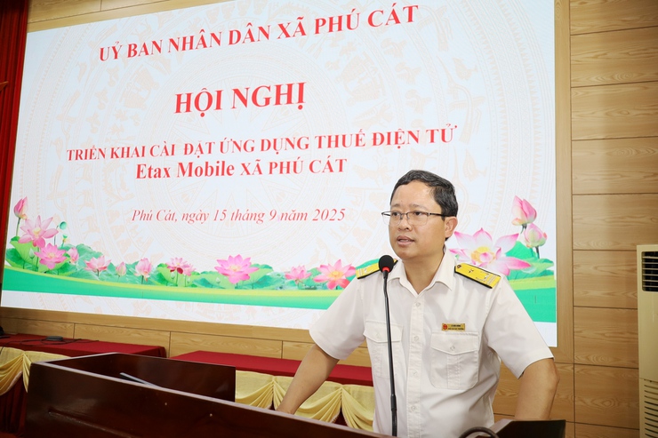 UBND xã Phú Cát tổ chức hội nghị tập huấn triển khai nộp thuế sử dụng đất phi nông nghiệp qua ứng dụng eTax Mobile- Ảnh 2.