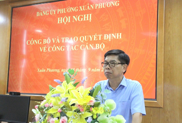 Công bố quyết định điều động cán bộ, công chức của Đảng uỷ - UBND phường Xuân Phương- Ảnh 6.