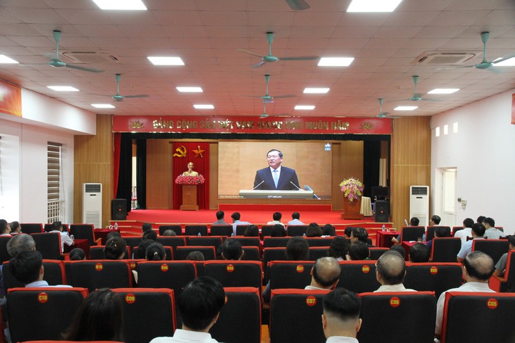 Sáng 16-9, diễn ra hội nghị toàn quốc quán triệt 4 nghị quyết của Bộ Chính trị- Ảnh 3.