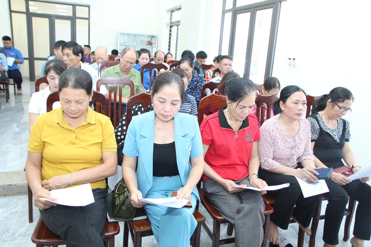 UBND xã Hòa Xá tổ chức hội nghị triển khai kế hoạch thu nộp thuế sử dụng đất phi nông nghiệp bằng eTax Mobile- Ảnh 7.