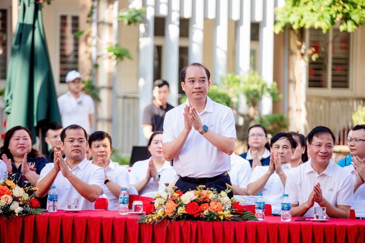 
Gần 500 vận động viên phường Vĩnh Hưng, thành phố Hà Nội tham gia "Giải chạy Báo Hànộimới lần thứ 1- Vì hòa bình năm 2025"- Ảnh 3.