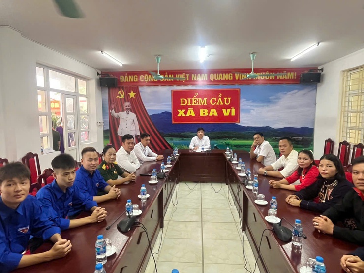XÃ BA VÌ THAM DỰ HỘI NGHỊ TOÀN QUỐC QUÁN TRIỆT, TRIỂN KHAI 4 NGHỊ QUYẾT QUAN TRỌNG CỦA BỘ CHÍNH TRỊ- Ảnh 1.