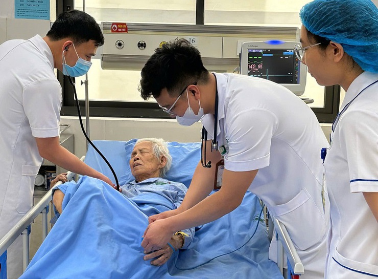 Người bệnh được hưởng dịch vụ y tế chất lượng cao, chuyên sâu ngay tại các bệnh viện tuyến cơ sở- Ảnh 1.