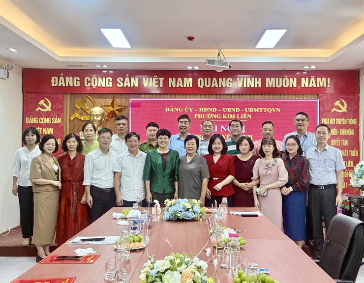 ĐẢNG ỦY - HĐND - UBND - ỦY BAN MTTQ VIỆT NAM PHƯỜNG KIM LIÊN TỔ CHỨC HỘI NGHỊ TRAO QUYẾT ĐỊNH NGHỈ CÔNG TÁC ĐỐI VỚI CÁN BỘ, CÔNG CHỨC THEO NGHỊ ĐỊNH 178/2024/NĐ-CP VÀ NGHỊ ĐỊNH SỐ 67/2025/NĐ-CP (SỬA ĐỔI, BỔ SUNG) CỦA CHÍNH PHỦ- Ảnh 1.