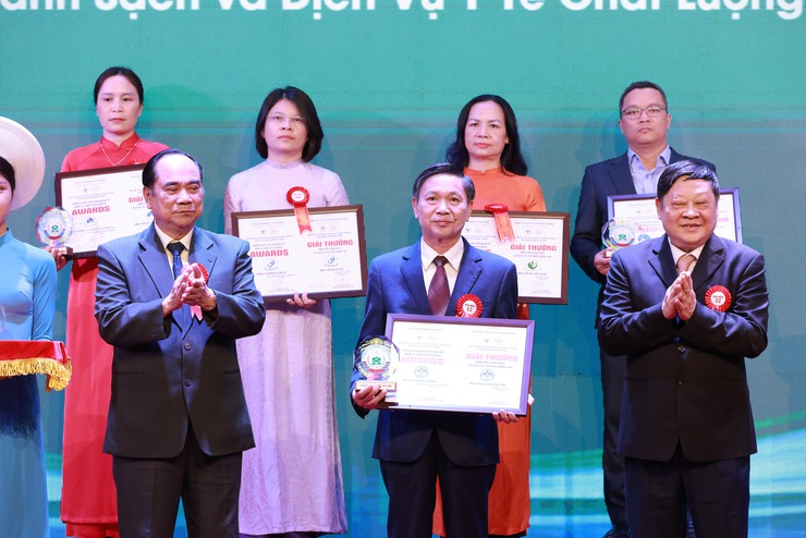 Người lãnh đạo phải có trách nhiệm đối  nhân viên và có cái tâm với người bệnh- Ảnh 1.