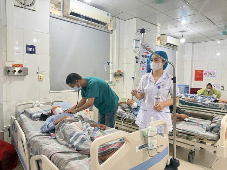 Bệnh viện đa khoa Mê Linh: Nhiều hoạt động thiết thực hưởng ứng "Ngày An toàn người bệnh Thế giới năm 2025"- Ảnh 1.