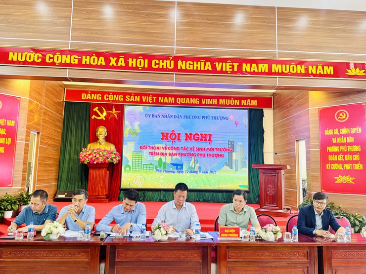 PHƯỜNG PHÚ THƯỢNG TỔ CHỨC HỘI NGHỊ ĐỐI THOẠI VỀ CÔNG TÁC VỆ SINH MÔI TRƯỜNG- Ảnh 1.