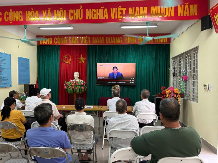Phường Việt Hưng tổ chức tiếp sóng Hội nghị toàn quốc quán triệt và triển khai 04 Nghị quyết quan trọng của Bộ Chính trị- Ảnh 3.