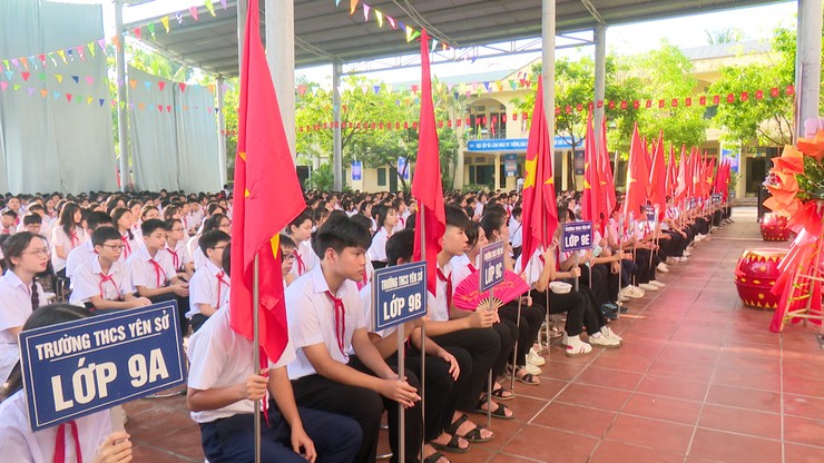 Đồng chí Chủ tịch UBND xã dự Lễ khai giảng năm học 2025-2026 tại trường THCS Yên Sở- Ảnh 9.