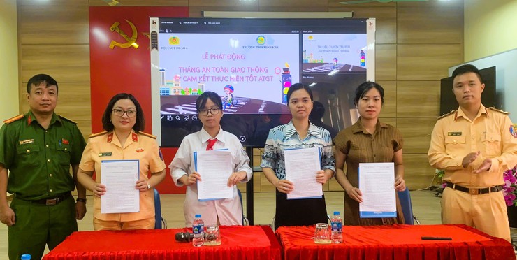 Trường THCS Minh Khai  kí cam kết thực hiện an toàn giao thông- Ảnh 1.