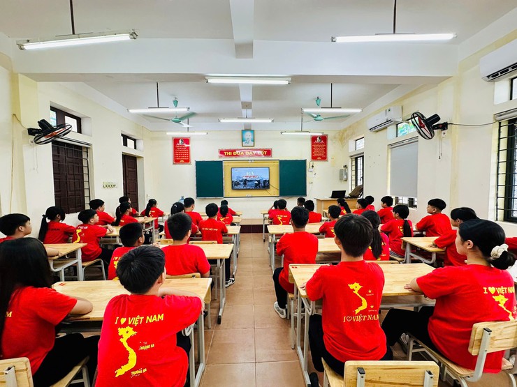 Cô trò trường THCS Dương Liễu hân hoan chào đón năm học mới 2025-2026 - Ảnh 3.
