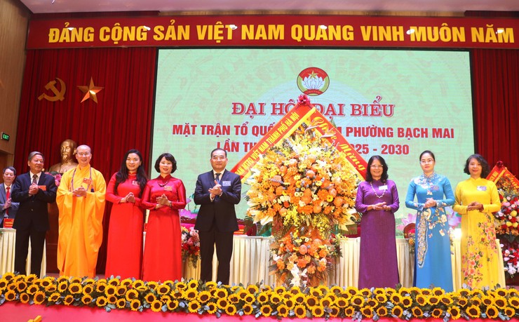 Hiệp thương cử 4 vị trong Ban Thường trực Ủy ban Mặt trận Tổ quốc phường Bạch Mai khoá I- Ảnh 1.
