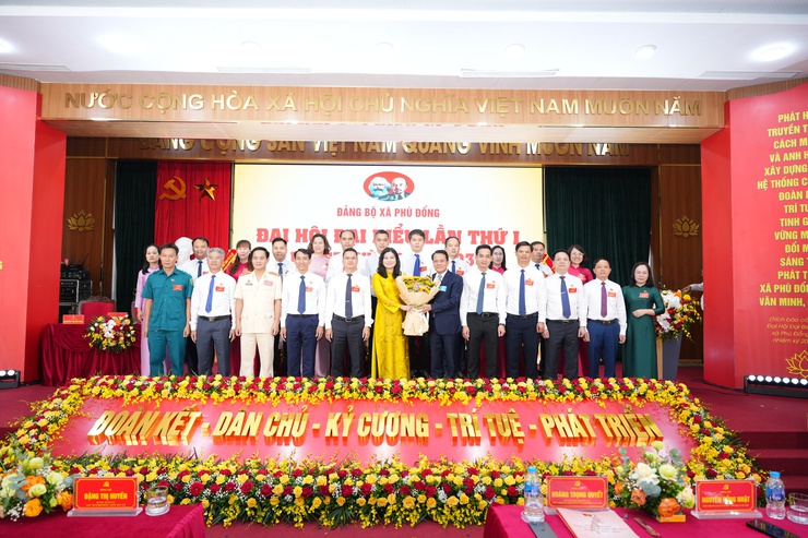 Đảng ủy xã Phù Đổng tổ chức hội nghị nghiên cứu, quán triệt và triển khai thực hiện nghị quyết Đại hội đại biểu Đảng bộ xã lần thứ I, nhiệm kỳ 2025-2030- Ảnh 3.