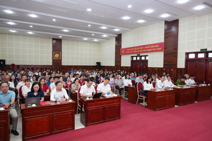 Đảng ủy xã Phù Đổng tổ chức hội nghị nghiên cứu, quán triệt và triển khai thực hiện nghị quyết Đại hội đại biểu Đảng bộ xã lần thứ I, nhiệm kỳ 2025-2030- Ảnh 1.
