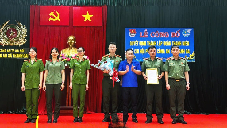 Ra mắt Chi đoàn và Chi hội Phụ nữ Công an xã- Ảnh 3.