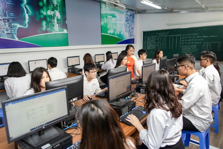 Hà Nội triển khai chương trình hỗ trợ người dân, doanh nghiệp hiện diện trực tuyến với tên miền quốc gia “.vn”- Ảnh 2.