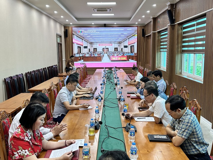 Hội nghị trực tuyến toàn quốc quán triệt, triển khai thực hiện 04 Nghị quyết quan trọng của Bộ Chính trị về công tác đối ngoại, năng lượng, giáo dục và đào tạo, y tế- Ảnh 3.