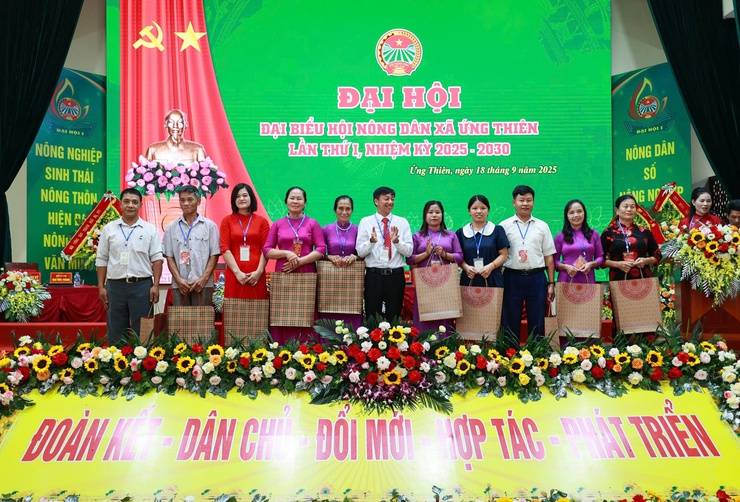 NÔNG DÂN SỐ, NÔNG NGHIỆP SẠCH, MÔI TRƯỜNG XANH THIẾT THỰC GẮN BÓ VỚI NÔNG DÂN XÃ ỨNG THIÊN- Ảnh 6.