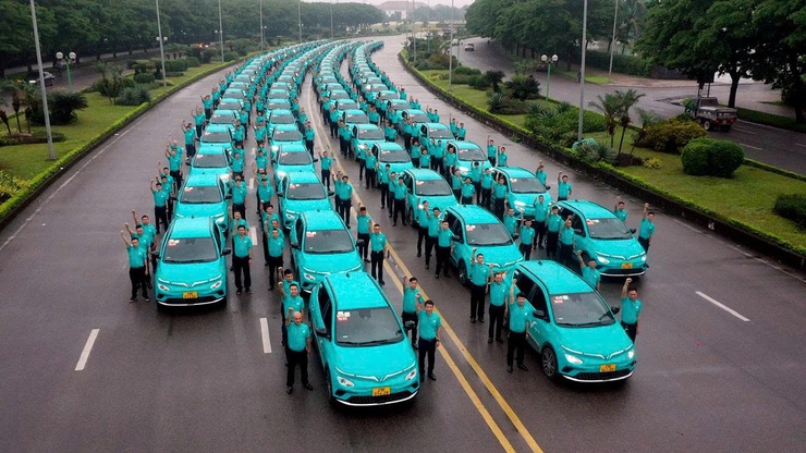 Hà Nội phê duyệt quy trình điện tử cấp, cấp lại phù hiệu cho xe ô tô, xe bốn bánh có gắn động cơ kinh doanh vận tải- Ảnh 1.